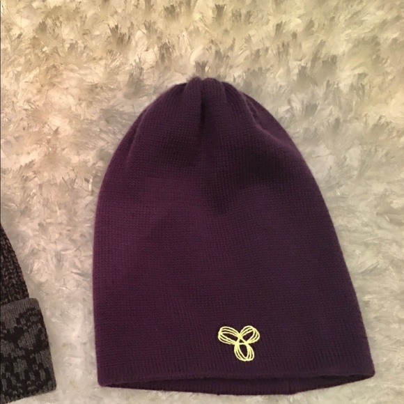 Aritzia TNA Purple Beanie